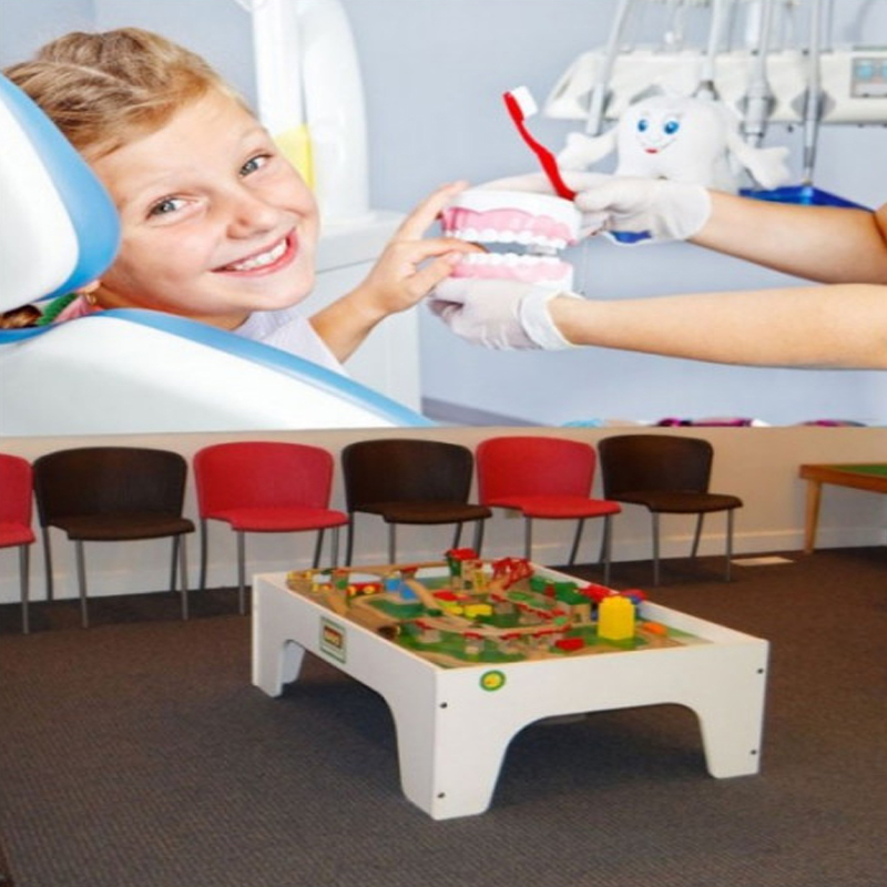 Ταπετσαρία για ιατρικό χώρο Παιδί στον οδοντίατρο